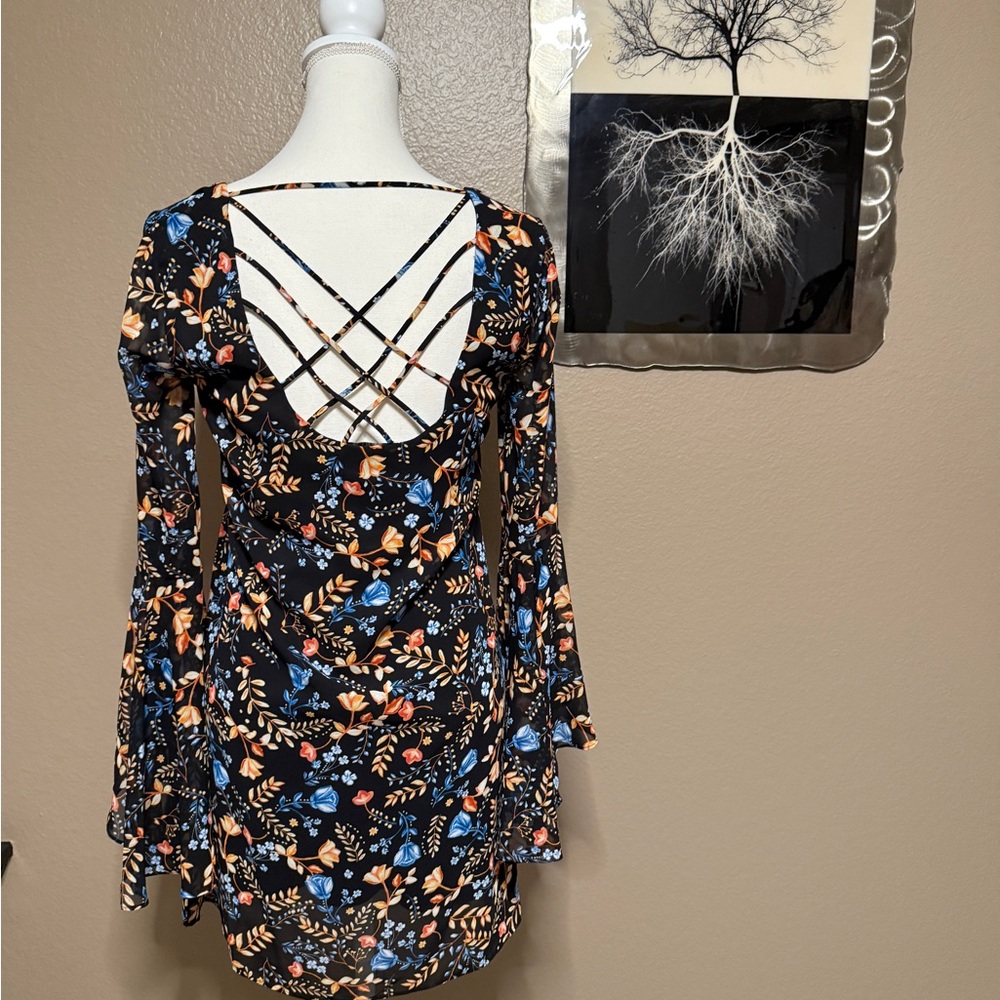 Feminine Floral Black Mini Dress - Picture 4 of 10